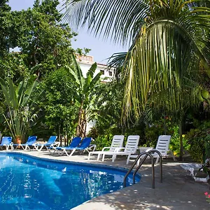 2* Apartahotel Residencial Estephany